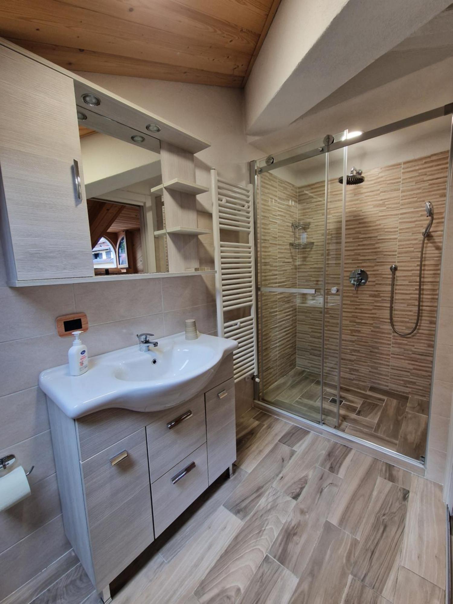 Ale & Teo Apartman Temù Kültér fotó